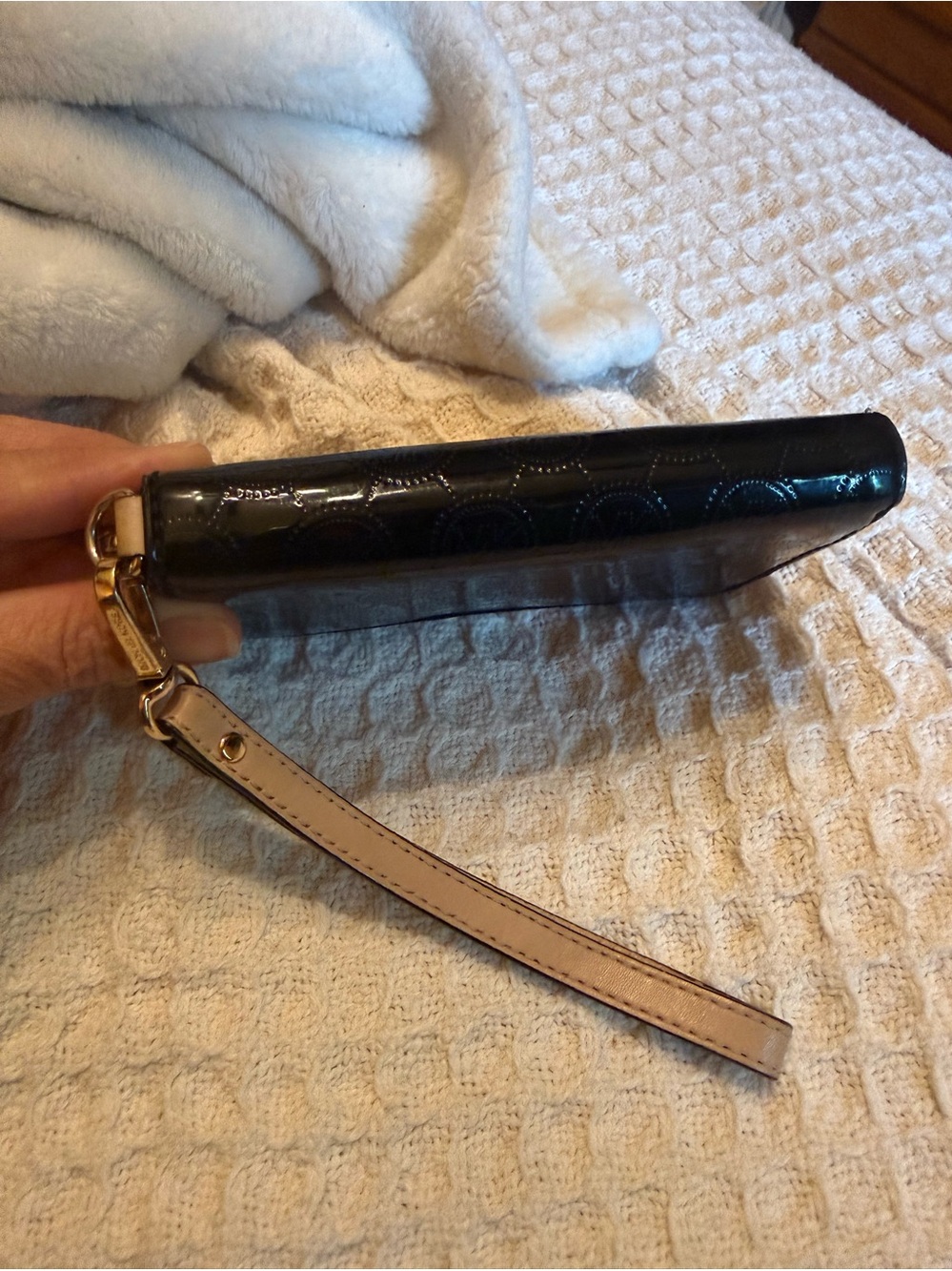 Michael Kors Black
Patent Leather and Gold
Logo Wristlet - Picture 5 of 10